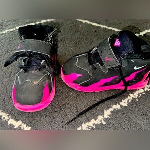 Nike 8c black and pink sneakers